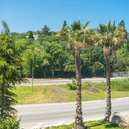 Designer 300m From The I Azur Panorama *